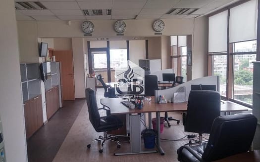 Продажба Панорамен Офис в търговски център гр. Варна – Спортна Зала 220m²